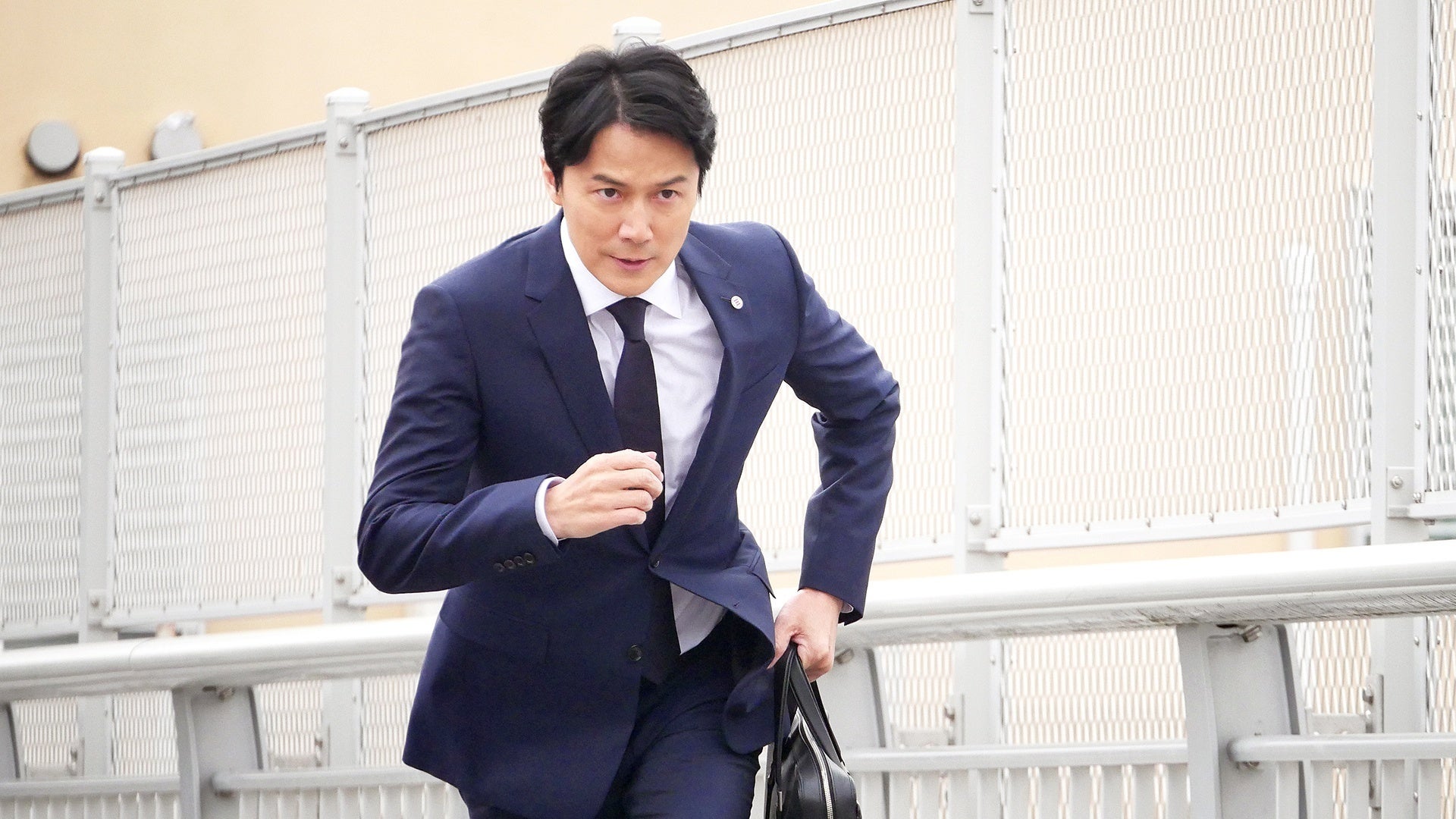 集団左遷!! | Lemino(レミノ) - 映画・ドラマ・アニメや音楽・ライブが