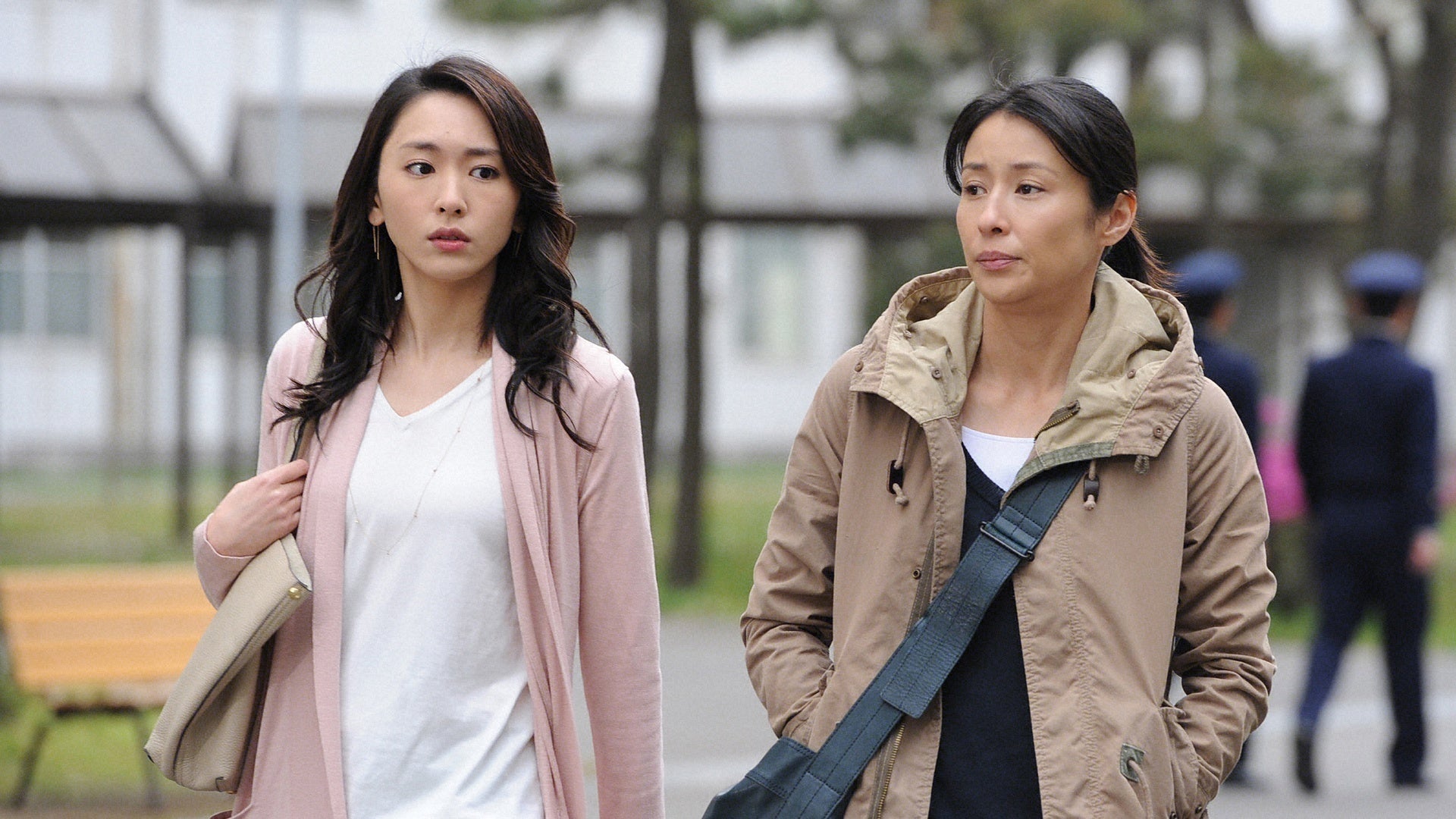 空飛ぶ広報室 DVD-BOX　初回限定版　新垣結衣　柴田恭兵　水野美紀　綾野剛 Amazon.co.jp: 空飛ぶ広報室 DVD-BOX : 新垣結衣, 綾野 剛, 水野美紀