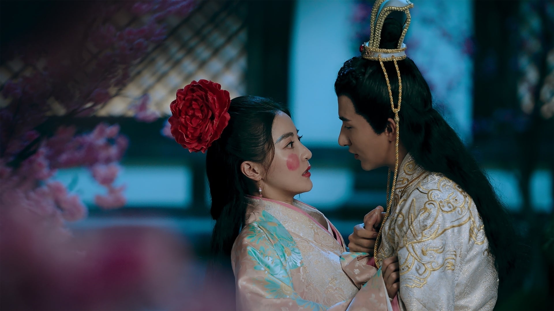 偽りのプリンセスは救世主～傀儡皇帝を守る運命の王妃～ | Lemino